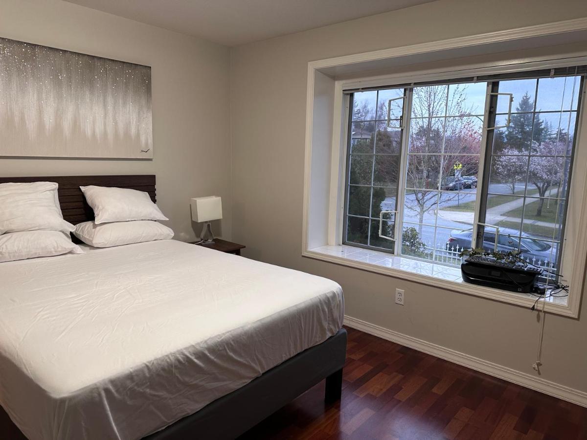 C And D Cozy Bedroom Vancouver Exterior foto